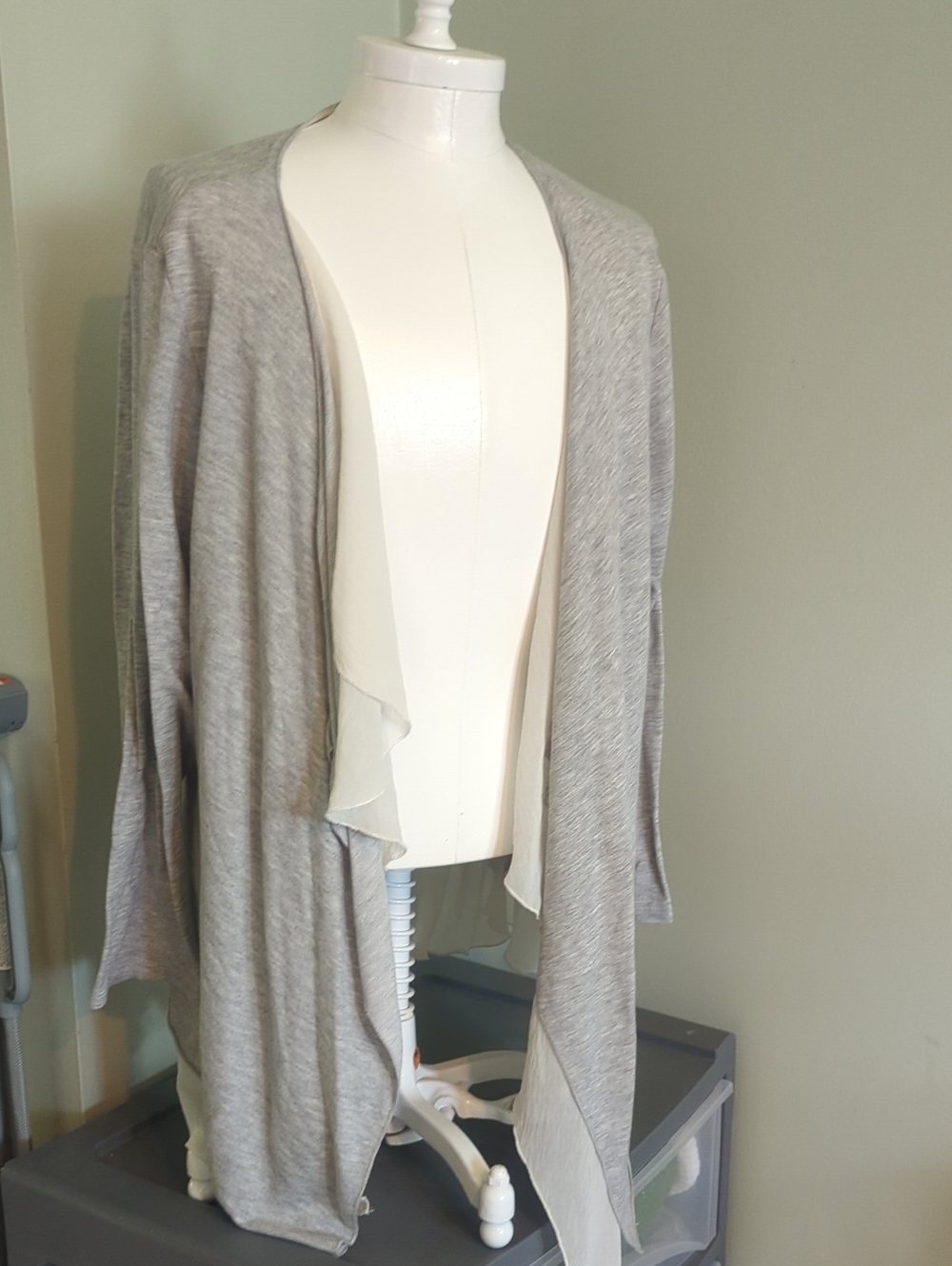Kim & Cami Light Gray Open-Front Draped Cardigan